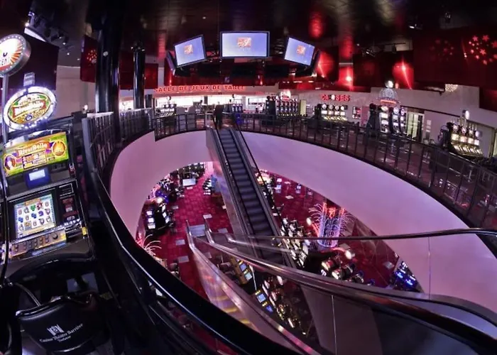 1 Bedroom/clim/wifi, St Michel Station