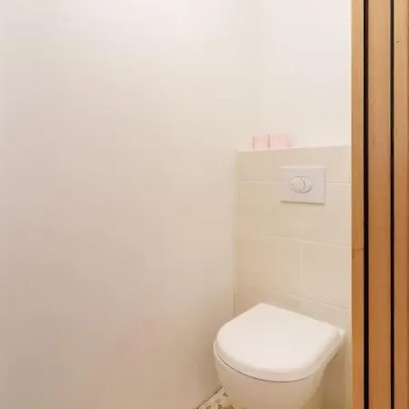 1 Bedroom/clim/wifi, St Michel Station