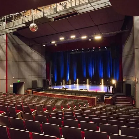 1 Bedroom/clim/wifi, St Michel Station アパート *