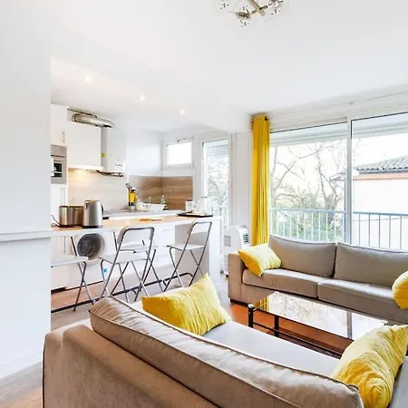 Апартаменты 1 Bedroom/clim/wifi, St Michel Station Тулуза