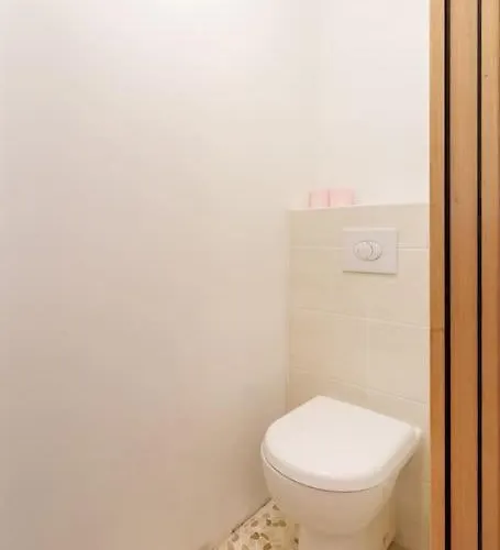 1 Bedroom/clim/wifi, St Michel Station